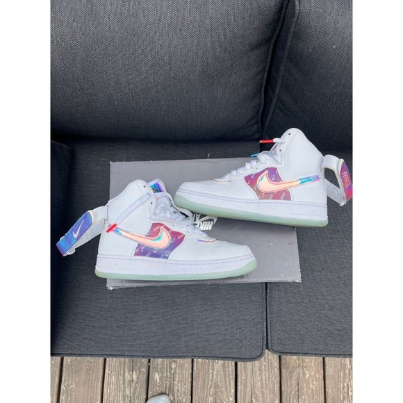 Nike White and Multicolor Women's Sneakers - Picture 10 of 12
